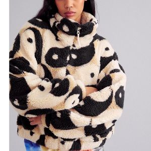 UO OLIVIA YIN YANG SHERPA JACKET